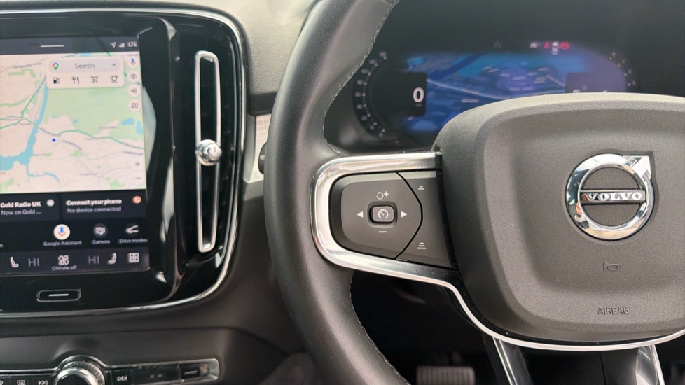 Volvo XC40 2.0 B3P Core 5dr Auto Petrol Estate - Image 21
