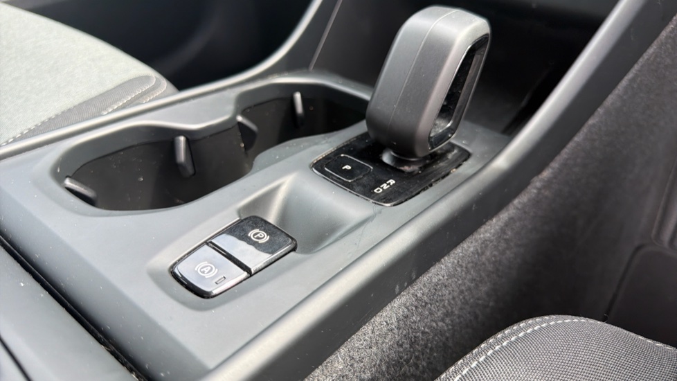Volvo XC40 2.0 B3P Core 5dr Auto Petrol Estate - Image 26