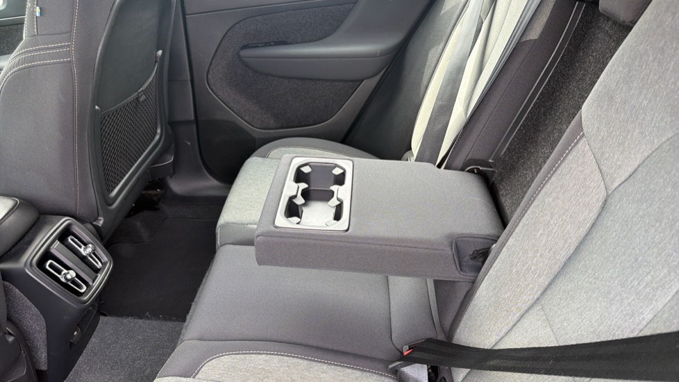 Volvo XC40 2.0 B3P Core 5dr Auto Petrol Estate - Image 34