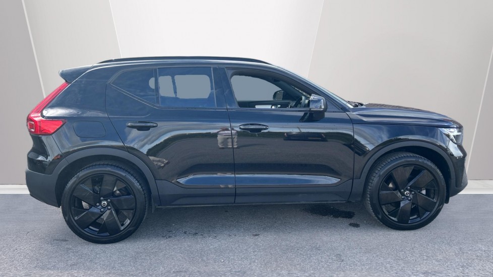 Volvo XC40 2.0 B3P Plus Black Edition 5dr Auto Petrol Estate - Image 3