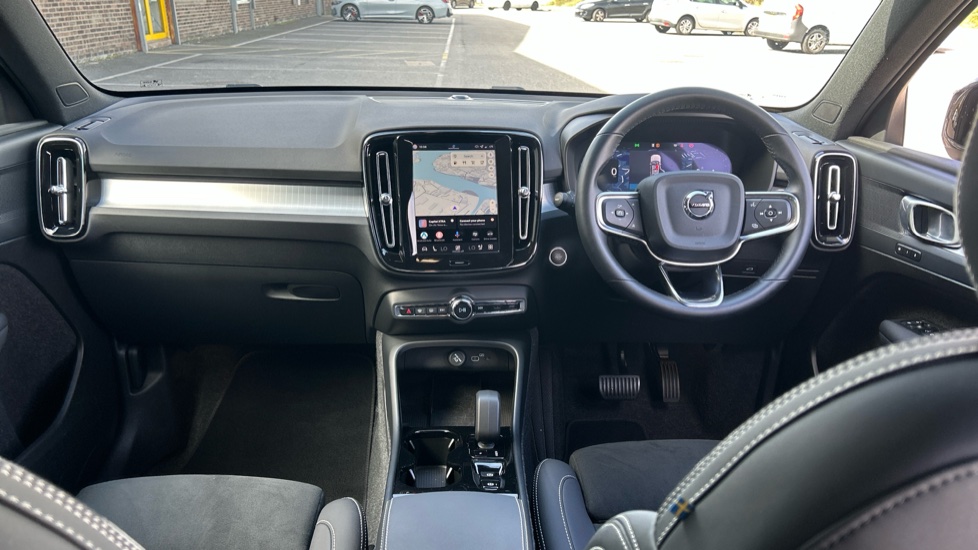 Volvo XC40 2.0 B3P Plus Black Edition 5dr Auto Petrol Estate - Image 5