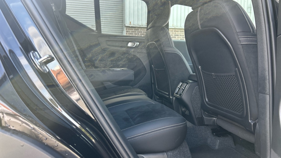 Volvo XC40 2.0 B3P Plus Black Edition 5dr Auto Petrol Estate - Image 6