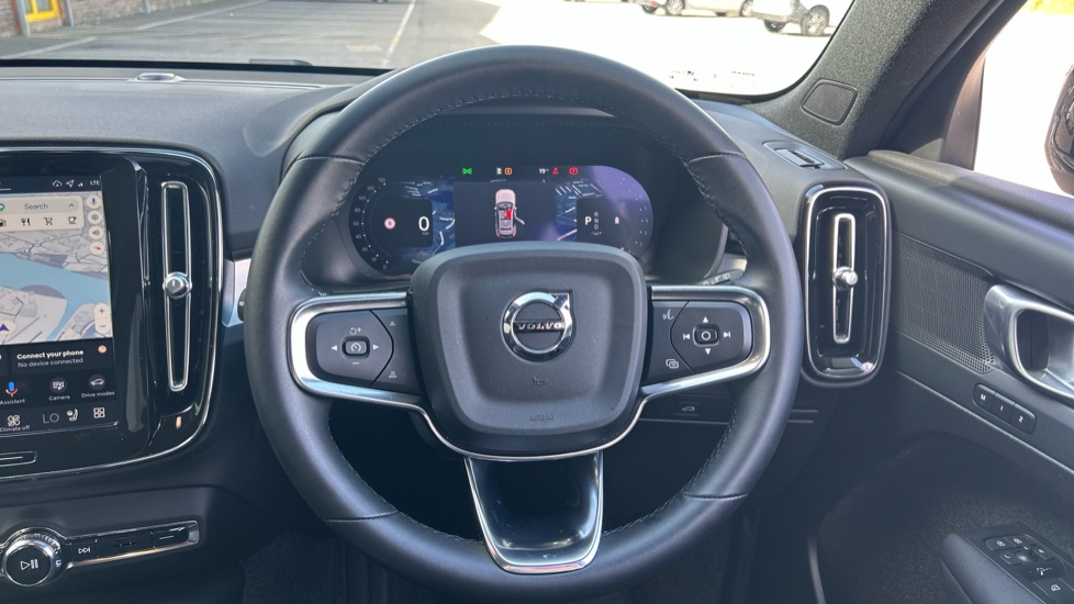 Volvo XC40 2.0 B3P Plus Black Edition 5dr Auto Petrol Estate - Image 10