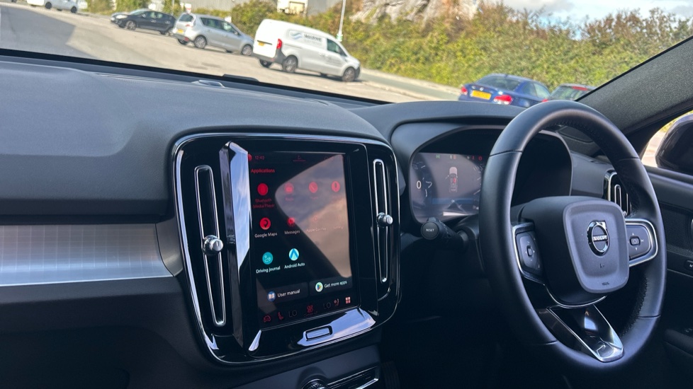 Volvo XC40 2.0 B3P Plus Black Edition 5dr Auto Petrol Estate - Image 16