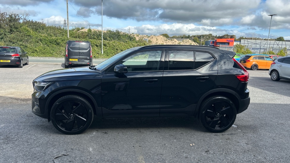 Volvo XC40 2.0 B3P Plus Black Edition 5dr Auto Petrol Estate - Image 33