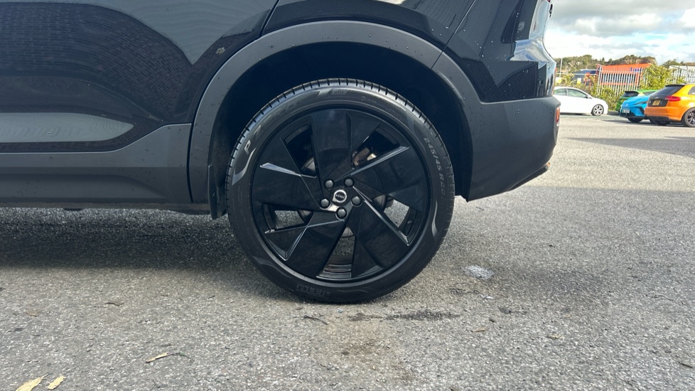 Volvo XC40 2.0 B3P Plus Black Edition 5dr Auto Petrol Estate - Image 36
