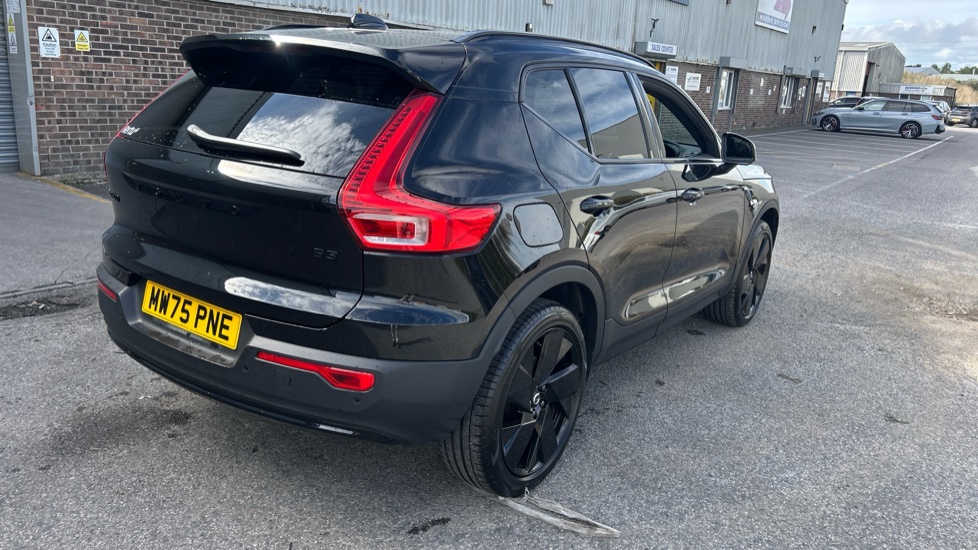 Volvo XC40 2.0 B3P Plus Black Edition 5dr Auto Petrol Estate - Image 40