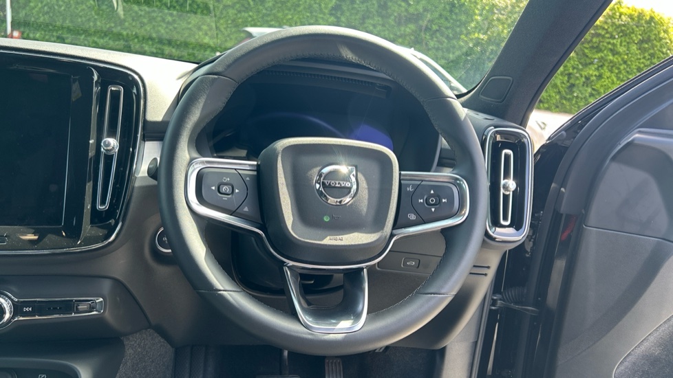 Volvo XC40 2.0 B3P Plus Black Edition 5dr Auto Petrol Estate - Image 10