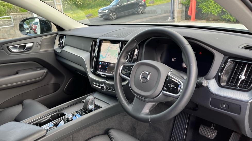 Volvo XC60 2.0 B5P Plus Dark 5dr AWD Geartronic Petrol Estate - Image 4