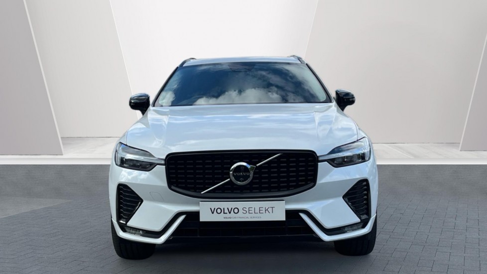 Volvo XC60 2.0 B5P Plus Dark 5dr AWD Geartronic Petrol Estate - Image 8