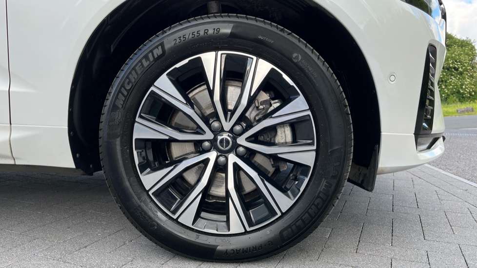 Volvo XC60 2.0 B5P Plus Dark 5dr AWD Geartronic Petrol Estate - Image 9