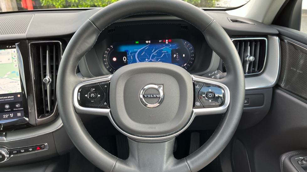 Volvo XC60 2.0 B5P Plus Dark 5dr AWD Geartronic Petrol Estate - Image 10