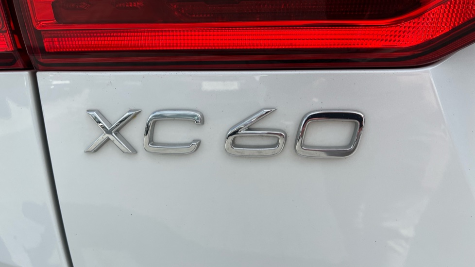 Volvo XC60 2.0 B5P Plus Dark 5dr AWD Geartronic Petrol Estate - Image 39