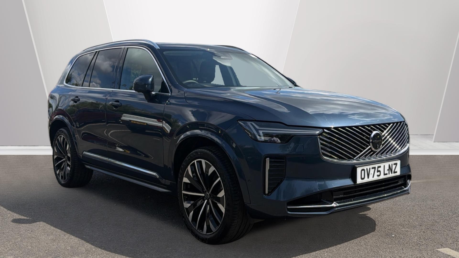 Volvo XC90 listing photo
