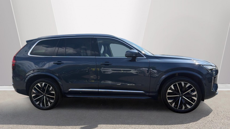 Volvo XC90 2.0 T8 PHEV Ultra Dark 5dr AWD Geartronic Estate - Image 3