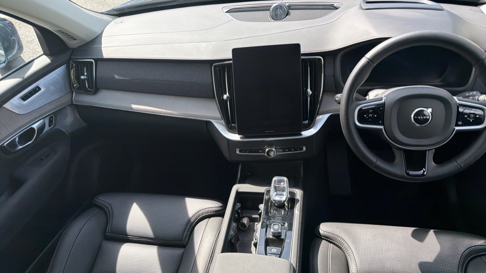 Volvo XC90 2.0 T8 PHEV Ultra Dark 5dr AWD Geartronic Estate - Image 5
