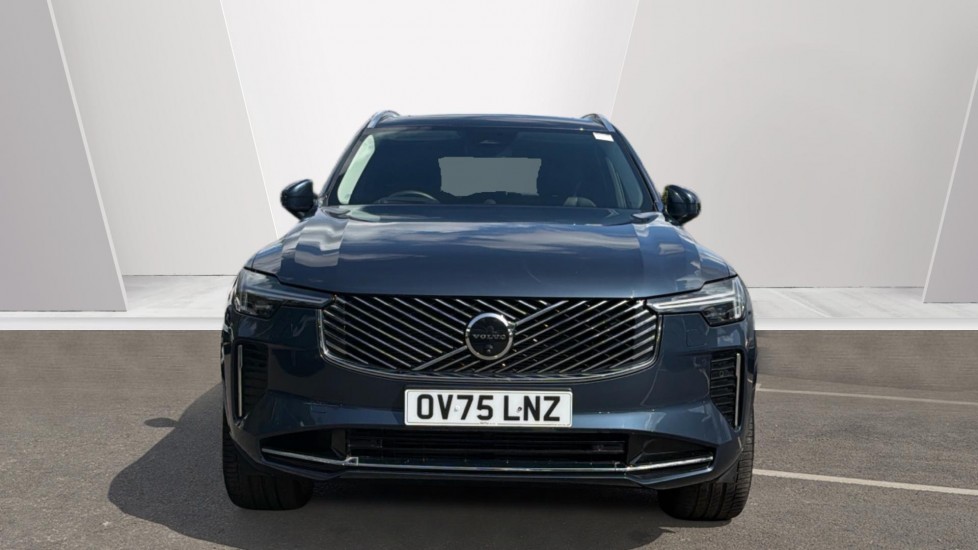 Volvo XC90 2.0 T8 PHEV Ultra Dark 5dr AWD Geartronic Estate - Image 8