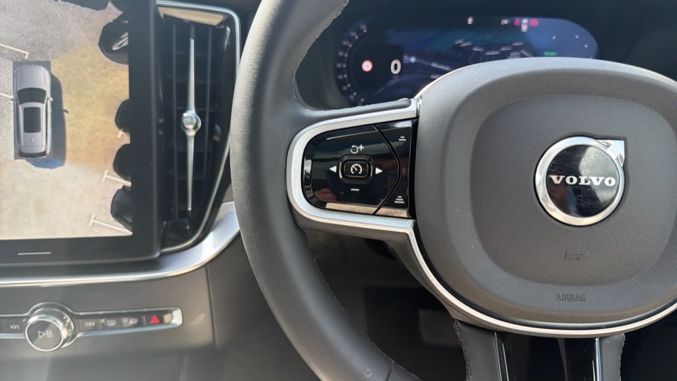 Volvo XC90 2.0 T8 PHEV Ultra Dark 5dr AWD Geartronic Estate - Image 21