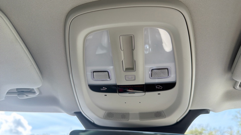 Volvo XC90 2.0 T8 PHEV Ultra Dark 5dr AWD Geartronic Estate - Image 28