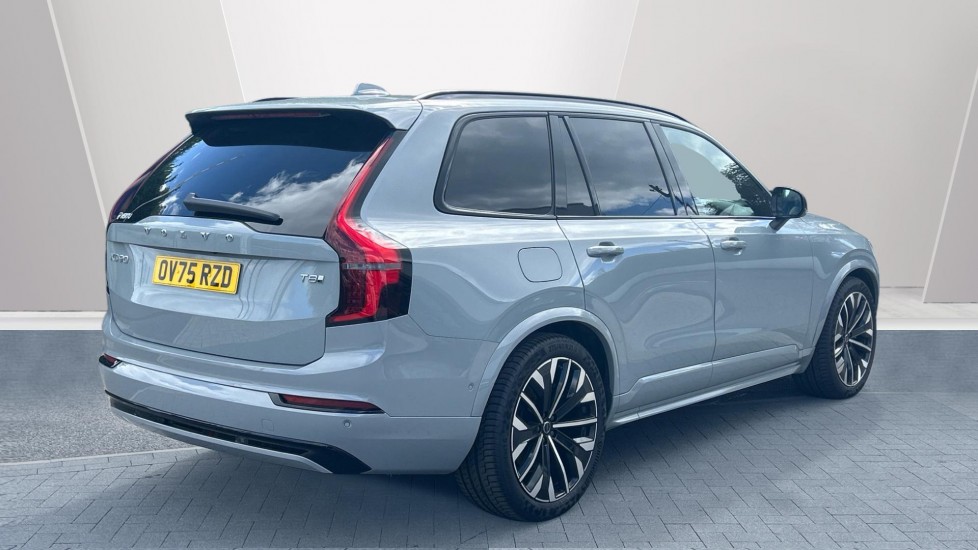 Volvo XC90 2.0 T8 PHEV Ultra Dark 5dr AWD Geartronic Estate - Image 2