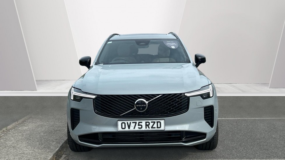 Volvo XC90 2.0 T8 PHEV Ultra Dark 5dr AWD Geartronic Estate - Image 8