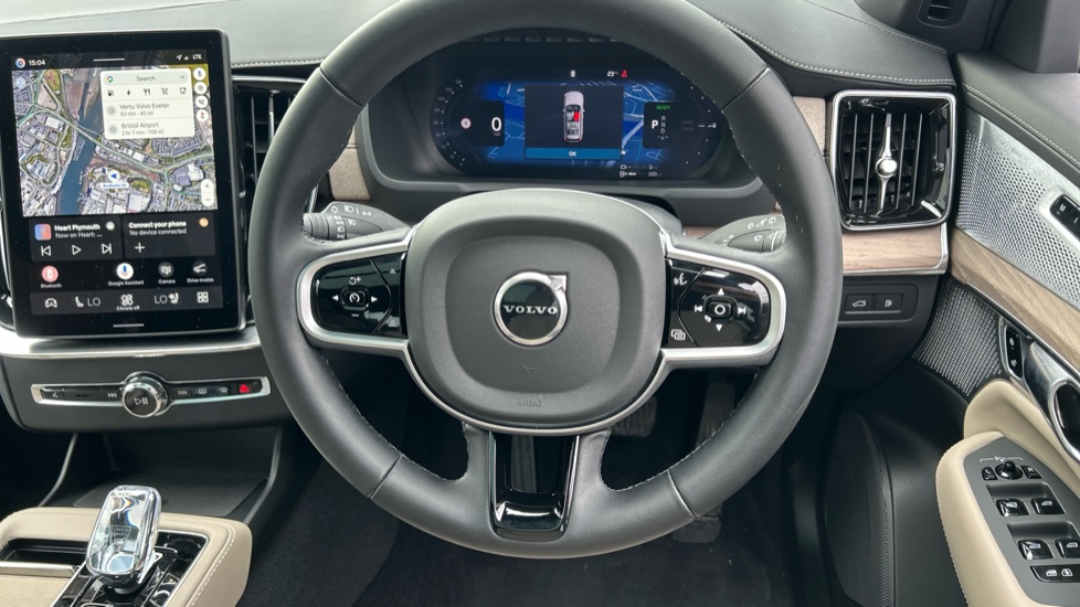 Volvo XC90 2.0 T8 PHEV Ultra Dark 5dr AWD Geartronic Estate - Image 10