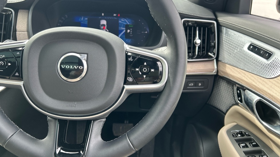 Volvo XC90 2.0 T8 PHEV Ultra Dark 5dr AWD Geartronic Estate - Image 20