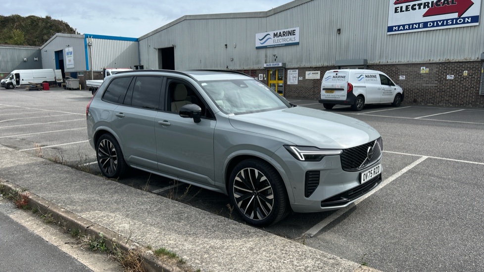Volvo XC90 2.0 T8 PHEV Ultra Dark 5dr AWD Geartronic Estate - Image 37