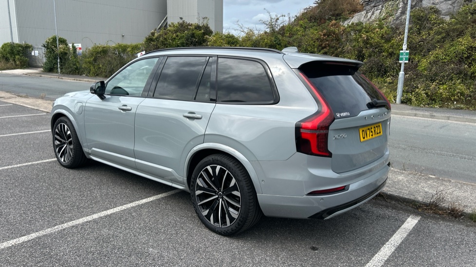 Volvo XC90 2.0 T8 PHEV Ultra Dark 5dr AWD Geartronic Estate - Image 42