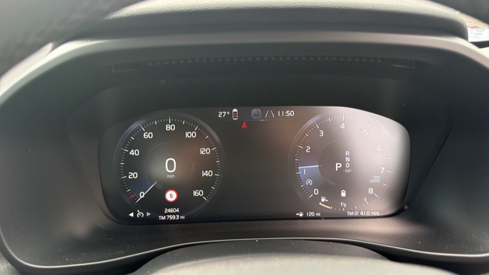 Volvo XC40 2.0 B4P Inscription Pro 5dr Auto [7 speed] Petrol Estate - Image 11