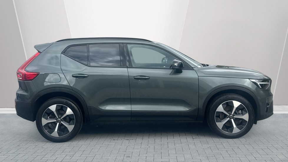 Volvo XC40 2.0 B4P Plus Dark 5dr Auto Petrol Estate - Image 3