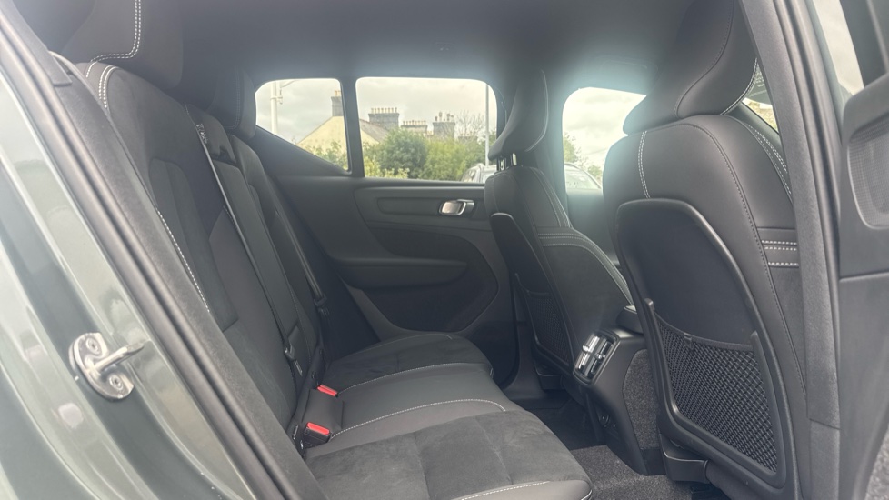 Volvo XC40 2.0 B4P Plus Dark 5dr Auto Petrol Estate - Image 6