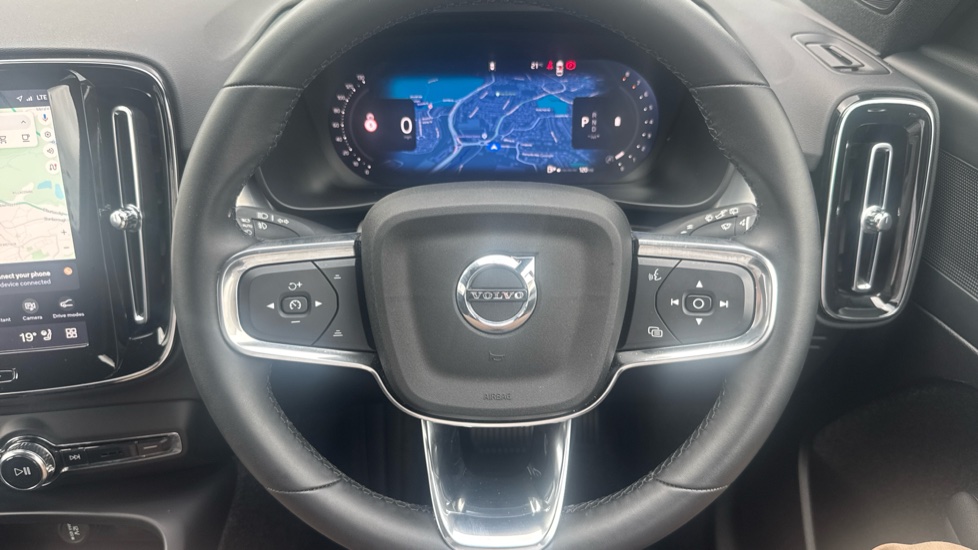 Volvo XC40 2.0 B4P Plus Dark 5dr Auto Petrol Estate - Image 10