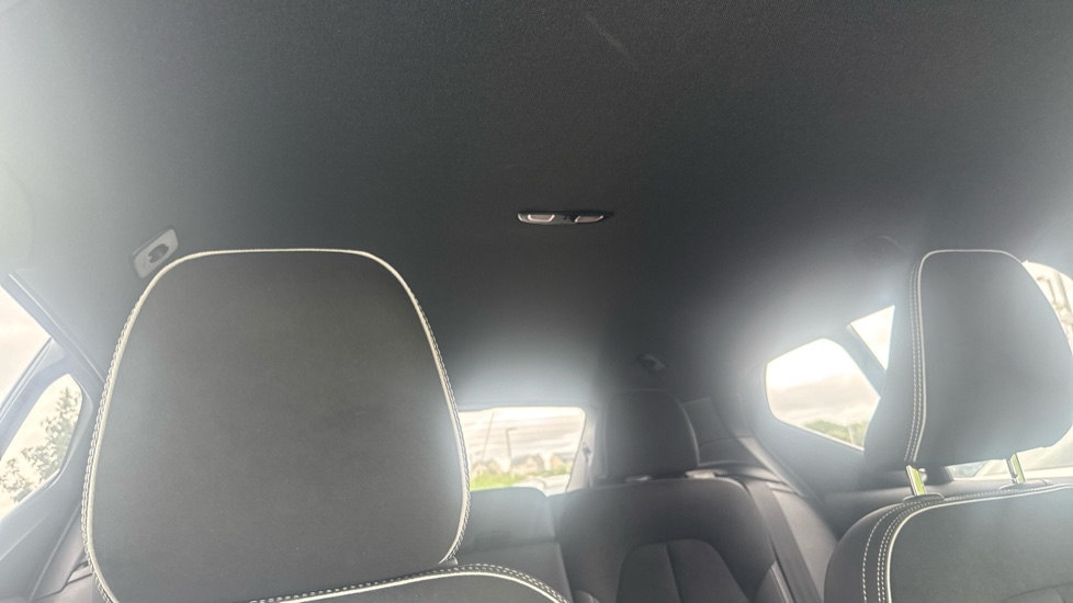 Volvo XC40 2.0 B4P Plus Dark 5dr Auto Petrol Estate - Image 31