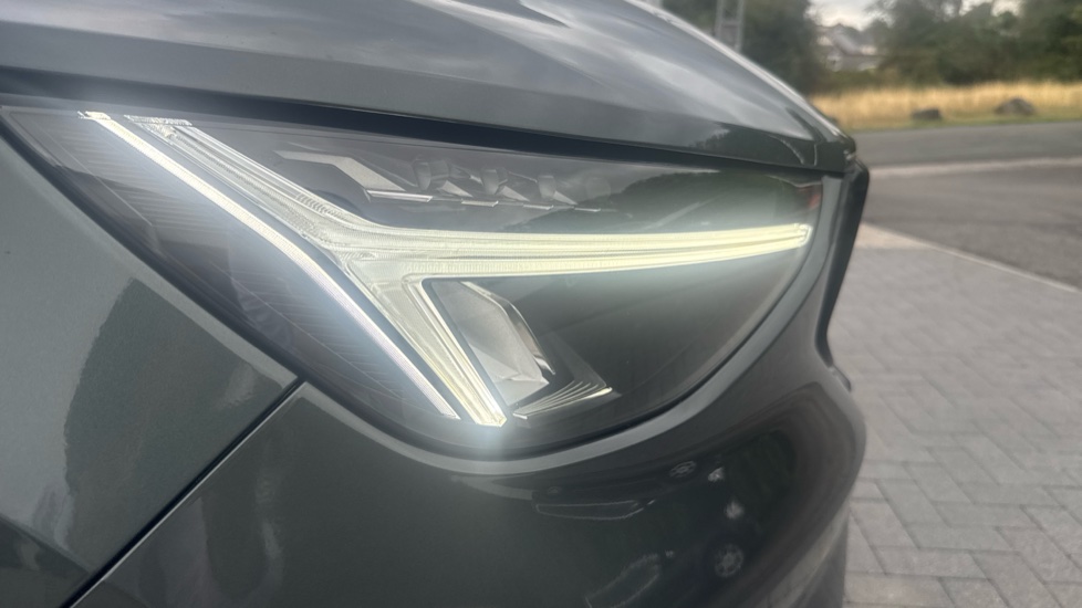 Volvo XC40 2.0 B4P Plus Dark 5dr Auto Petrol Estate - Image 36