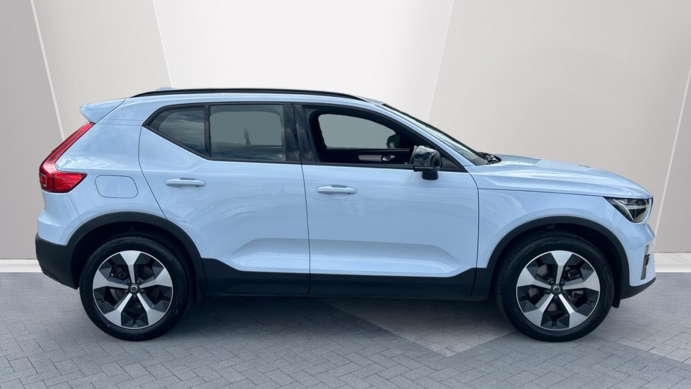 Volvo XC40 2.0 B4P Plus Dark 5dr Auto Petrol Estate - Image 3