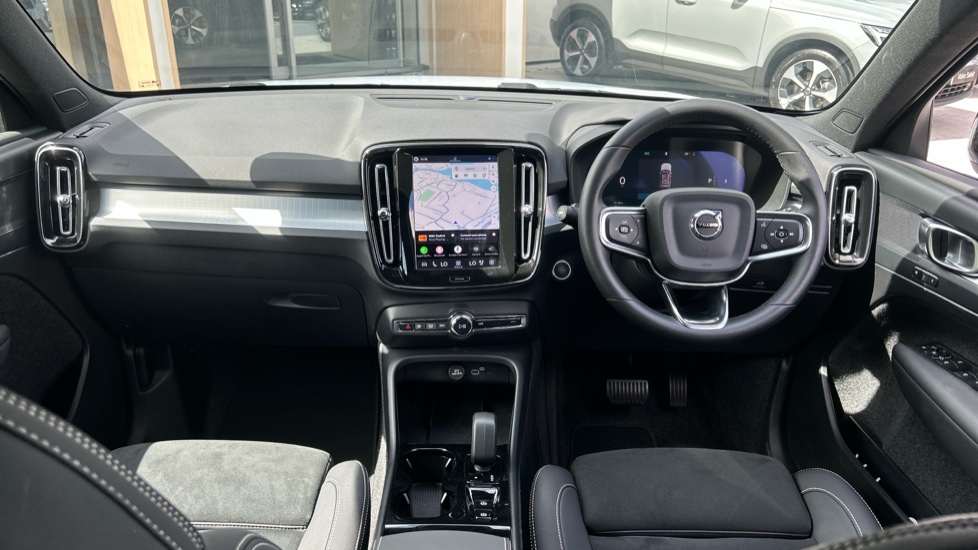Volvo XC40 2.0 B4P Plus Dark 5dr Auto Petrol Estate - Image 5