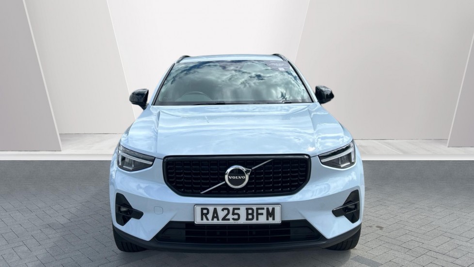 Volvo XC40 2.0 B4P Plus Dark 5dr Auto Petrol Estate - Image 8
