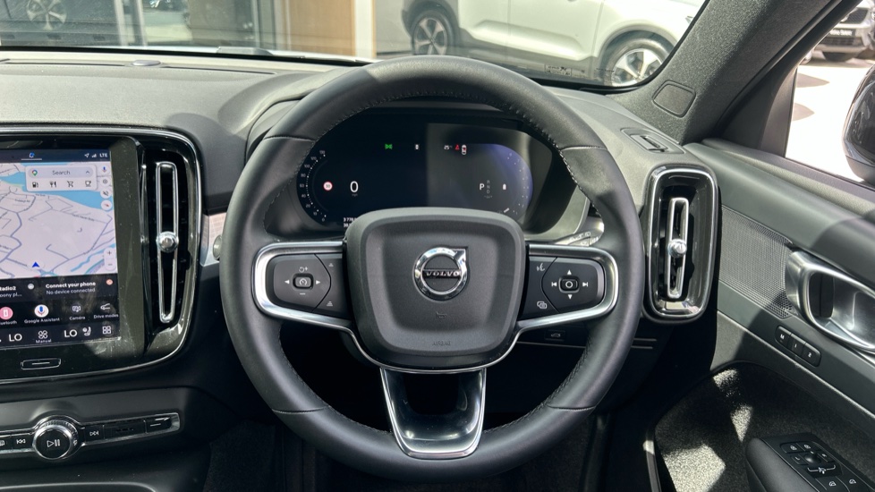 Volvo XC40 2.0 B4P Plus Dark 5dr Auto Petrol Estate - Image 10