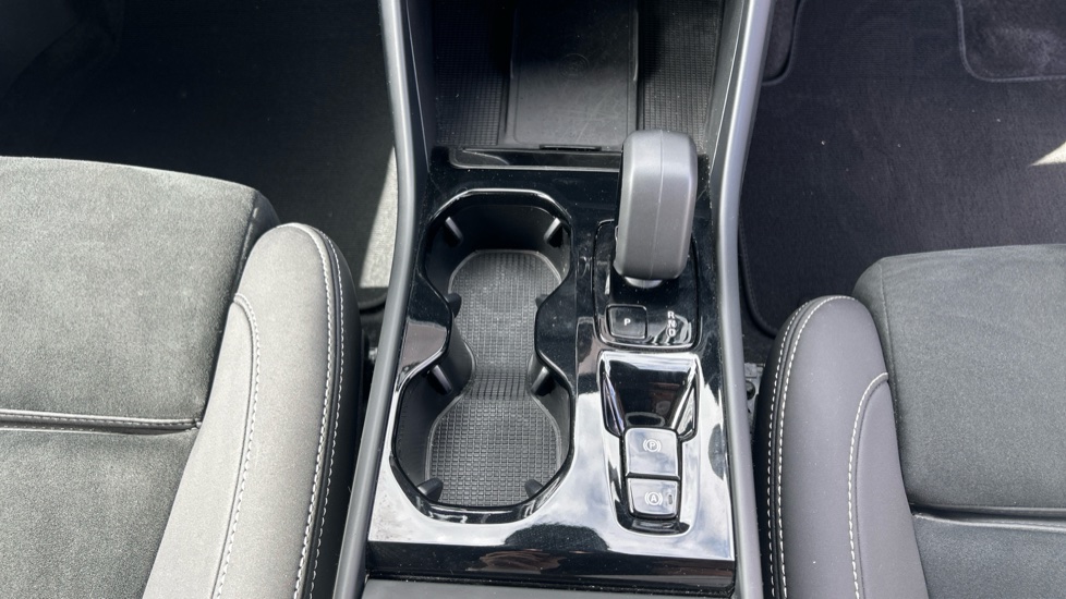 Volvo XC40 2.0 B4P Plus Dark 5dr Auto Petrol Estate - Image 18