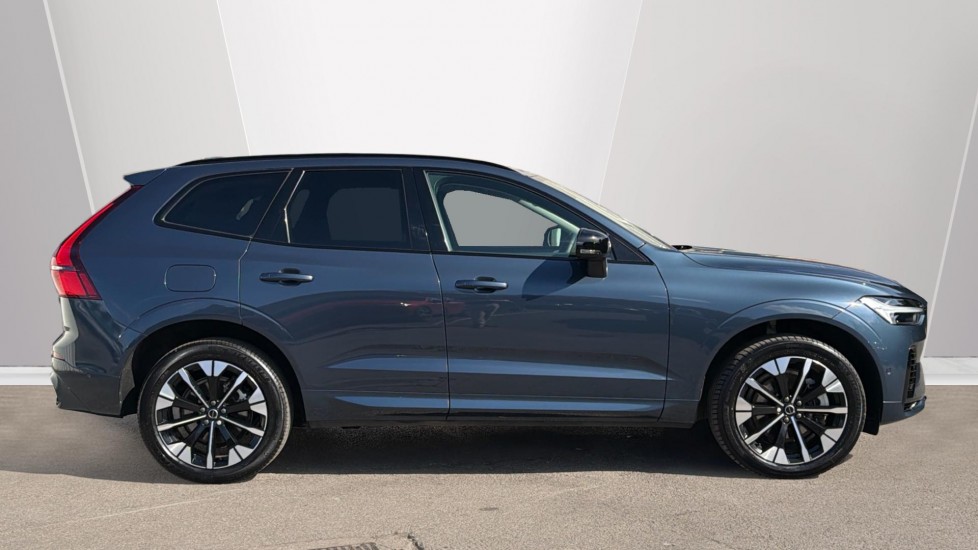 Volvo XC60 2.0 T8 [455] PHEV Ultra Dark 5dr AWD Geartronic Estate - Image 3