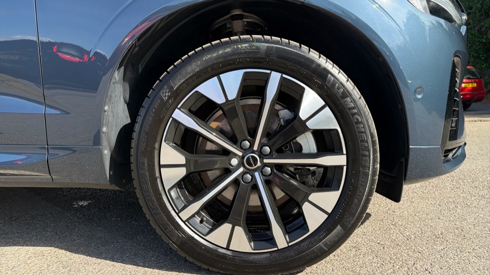 Volvo XC60 2.0 T8 [455] PHEV Ultra Dark 5dr AWD Geartronic Estate - Image 9
