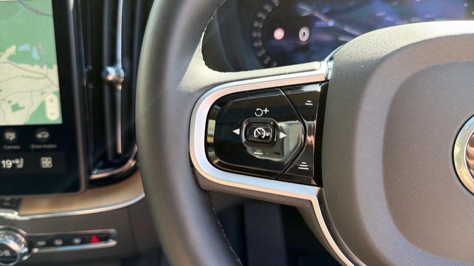 Volvo XC60 2.0 T8 [455] PHEV Ultra Dark 5dr AWD Geartronic Estate - Image 20