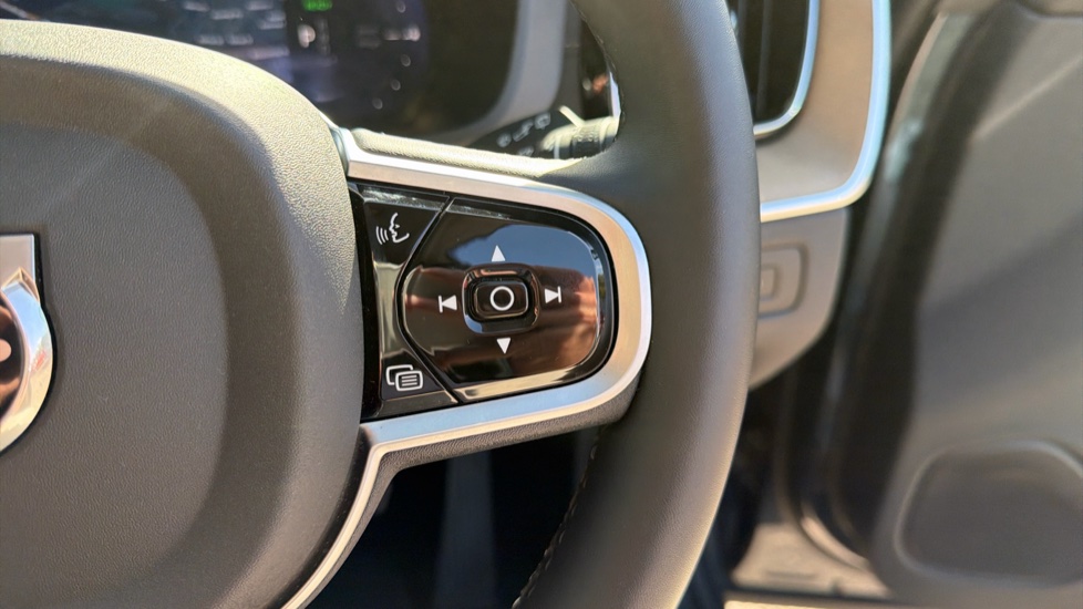 Volvo XC60 2.0 T8 [455] PHEV Ultra Dark 5dr AWD Geartronic Estate - Image 21