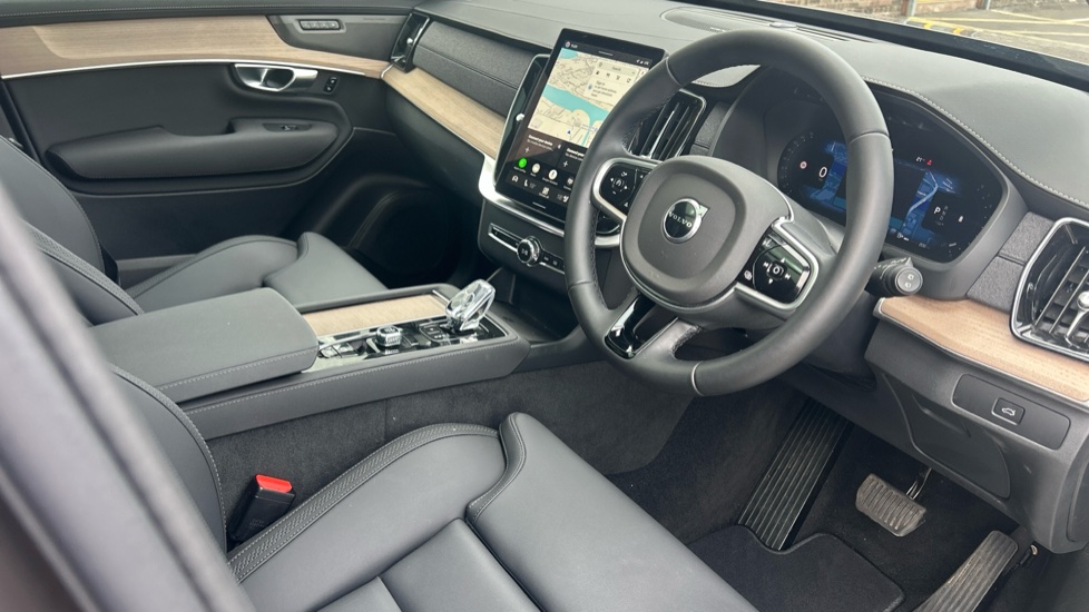 Volvo XC90 2.0 B5P Plus Dark 5dr AWD Geartronic Petrol Estate - Image 4