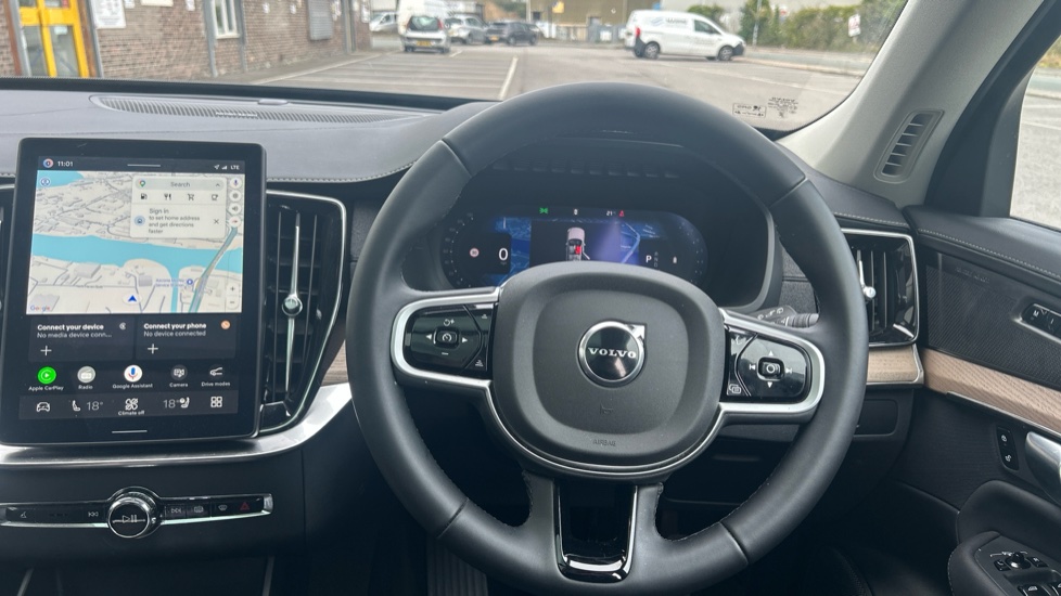 Volvo XC90 2.0 B5P Plus Dark 5dr AWD Geartronic Petrol Estate - Image 10