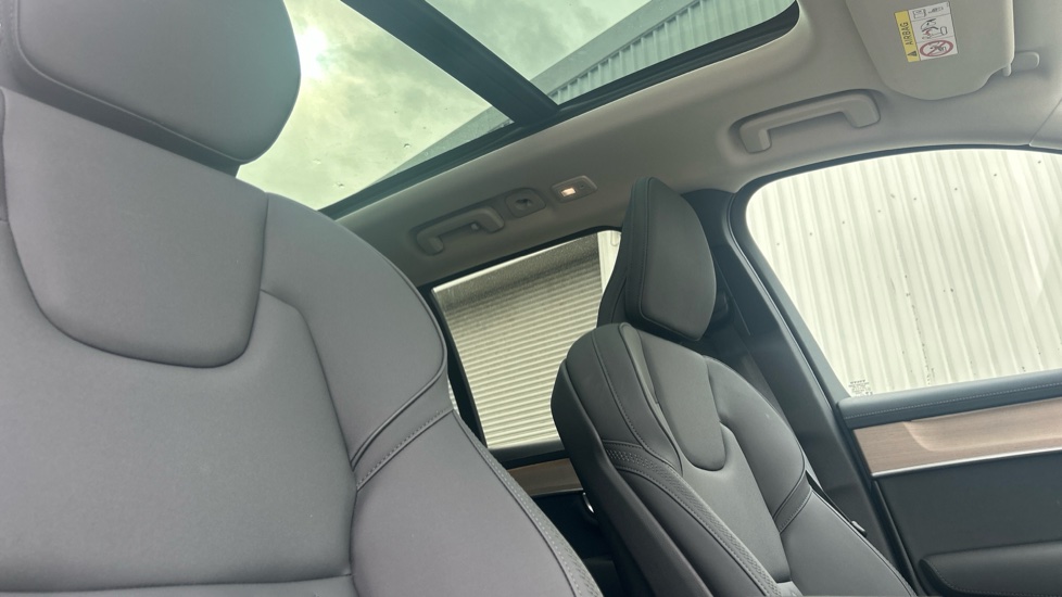 Volvo XC90 2.0 B5P Plus Dark 5dr AWD Geartronic Petrol Estate - Image 17