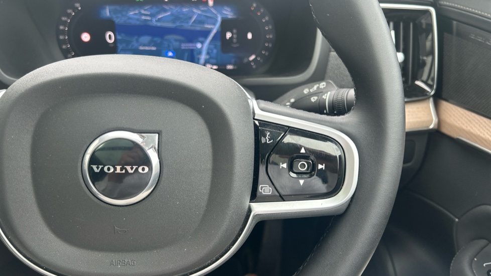 Volvo XC90 2.0 B5P Plus Dark 5dr AWD Geartronic Petrol Estate - Image 19