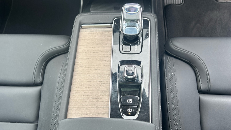 Volvo XC90 2.0 B5P Plus Dark 5dr AWD Geartronic Petrol Estate - Image 22