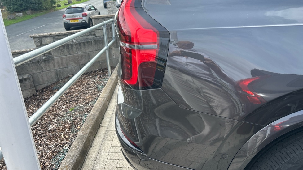 Volvo XC90 2.0 B5P Plus Dark 5dr AWD Geartronic Petrol Estate - Image 36